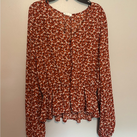 Women's Red Patterned Blouse - Picture 1 of 2